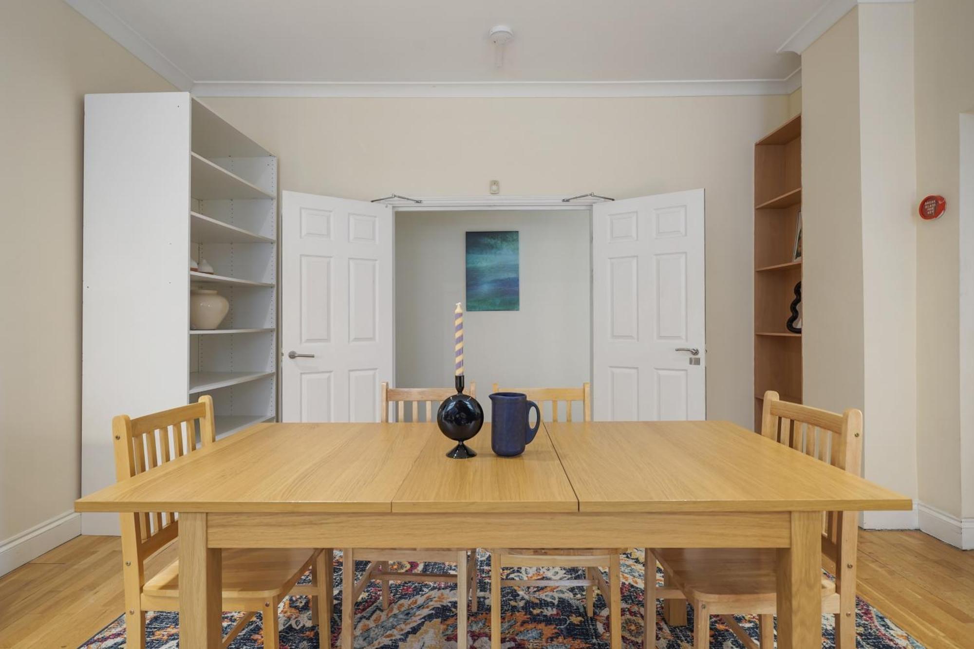 Апартаменты The Chic Townhouse In Kings Cross!!! 3 Floors Лондон Экстерьер фото
